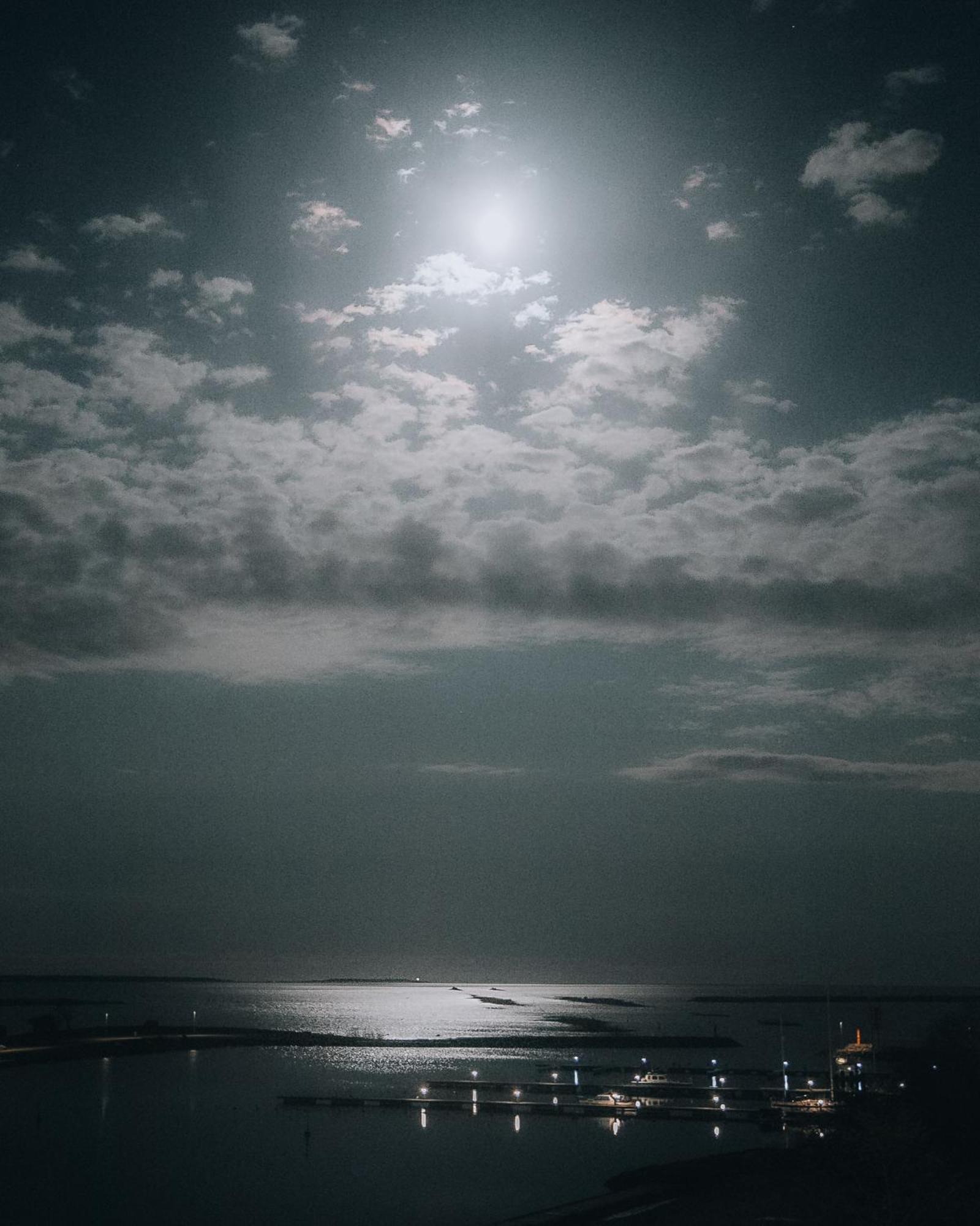 Oe Seaside Suites & Spa Kuressaare Bagian luar foto