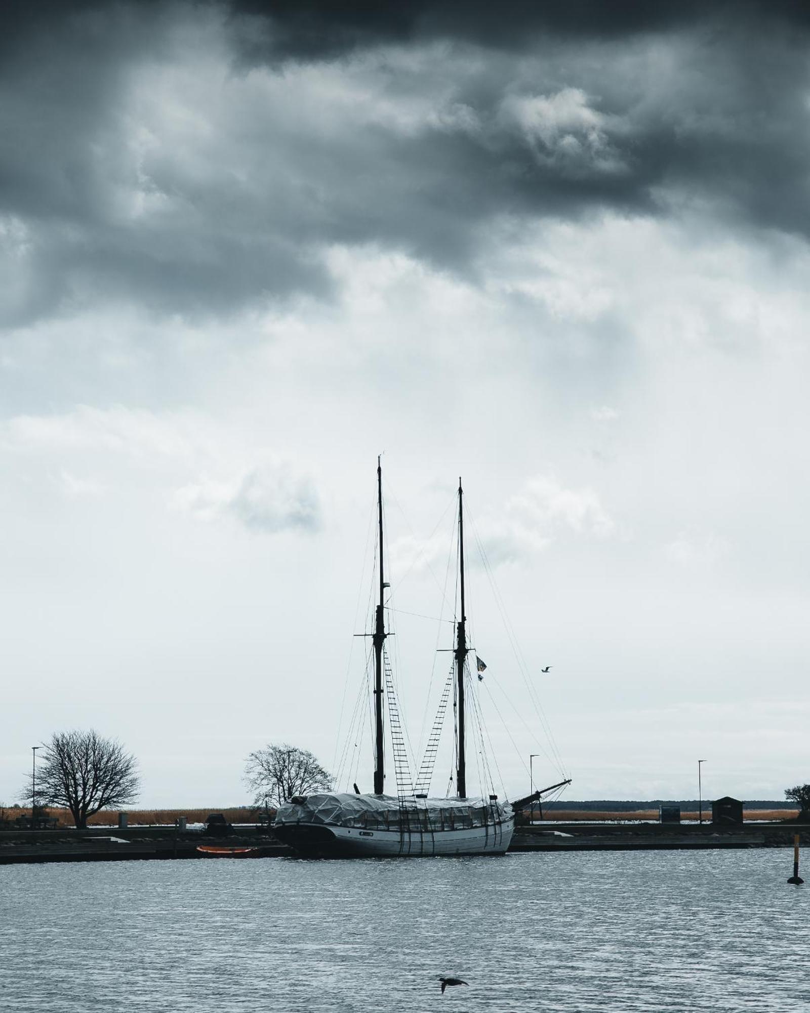 Oe Seaside Suites & Spa Kuressaare Bagian luar foto