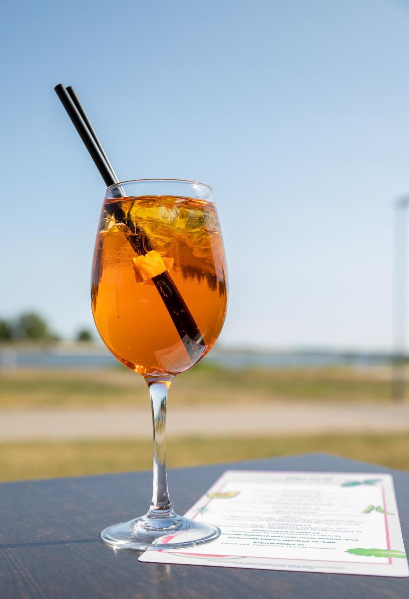 Oe Seaside Suites & Spa Kuressaare Bagian luar foto