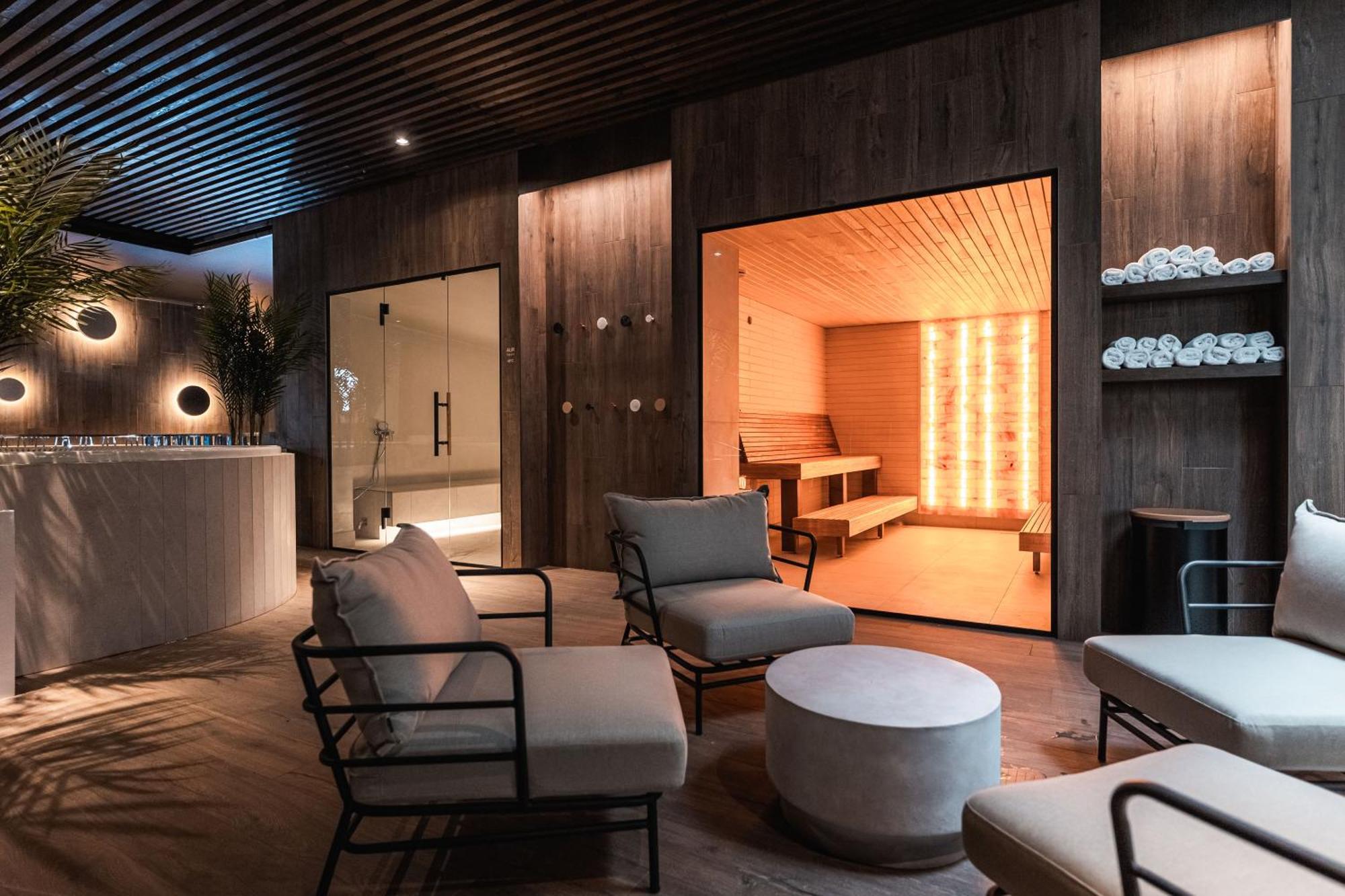 Oe Seaside Suites & Spa Kuressaare Bagian luar foto