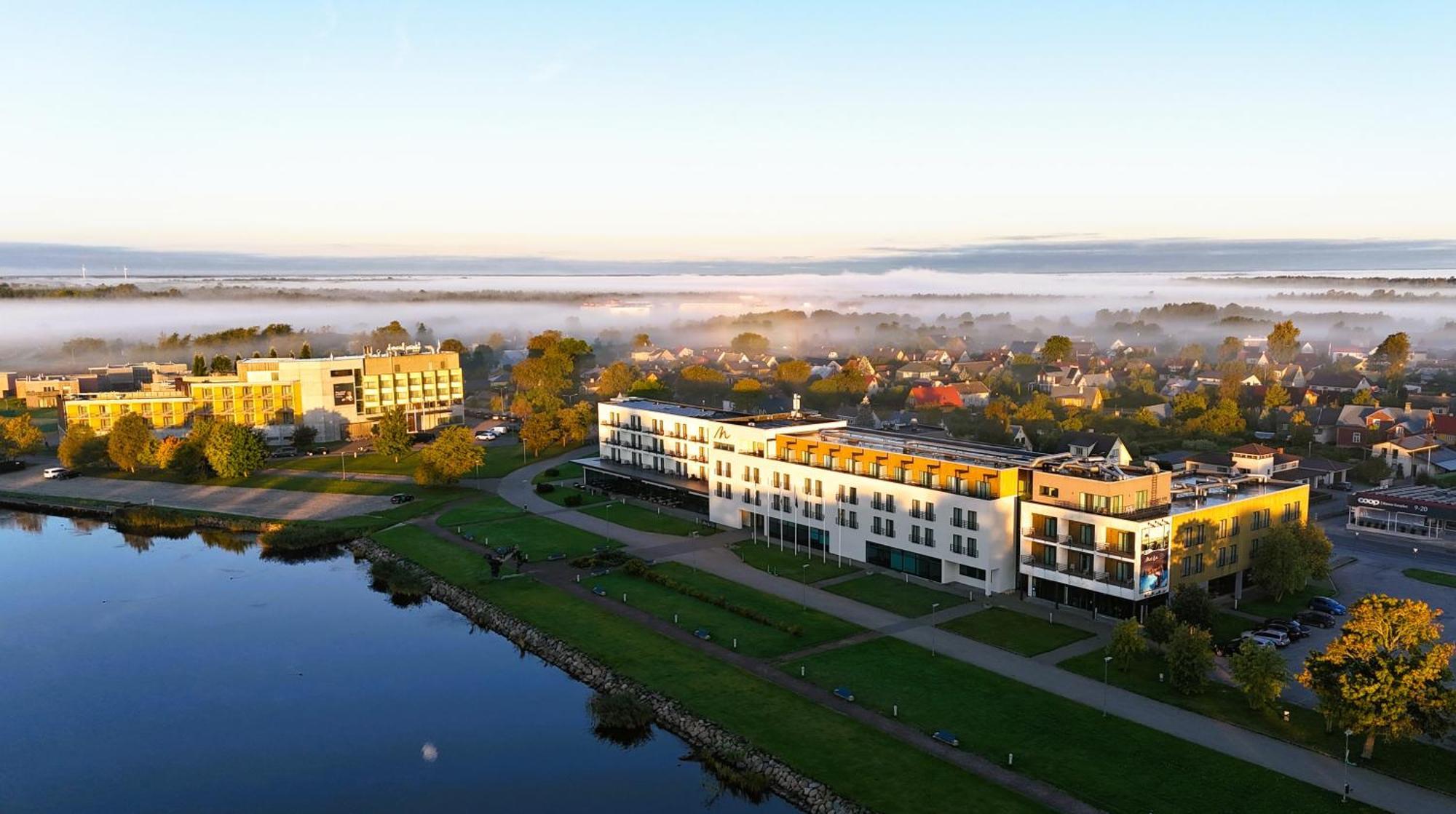 Oe Seaside Suites & Spa Kuressaare Bagian luar foto