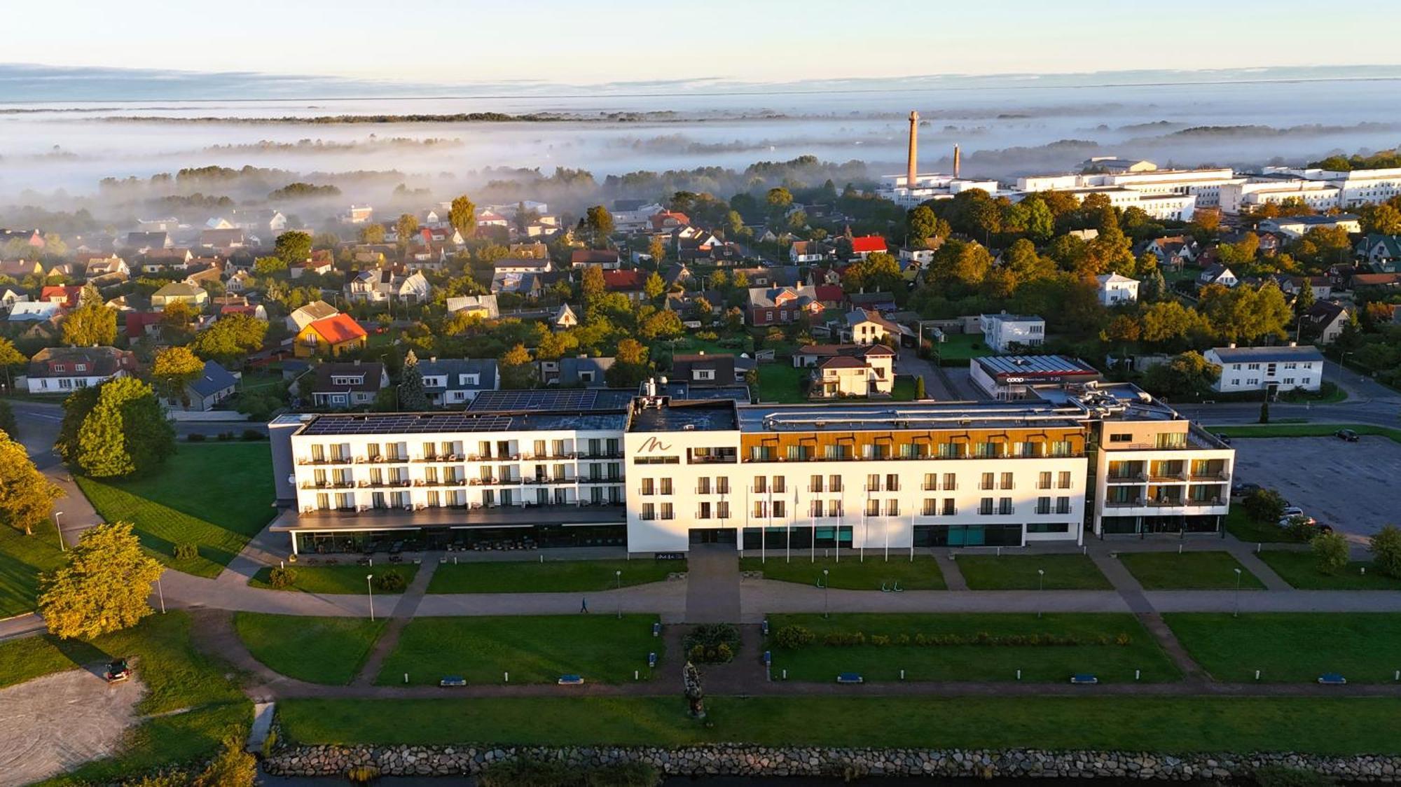 Oe Seaside Suites & Spa Kuressaare Bagian luar foto