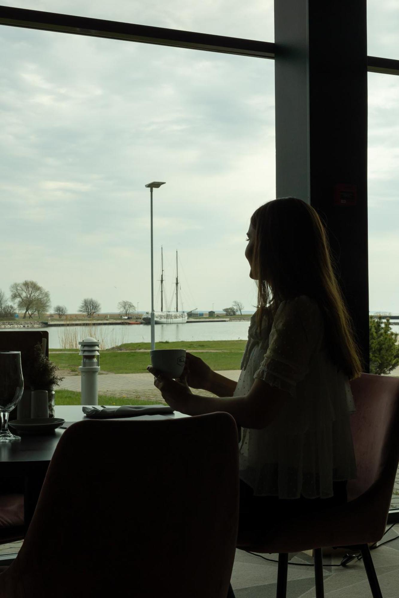 Oe Seaside Suites & Spa Kuressaare Bagian luar foto