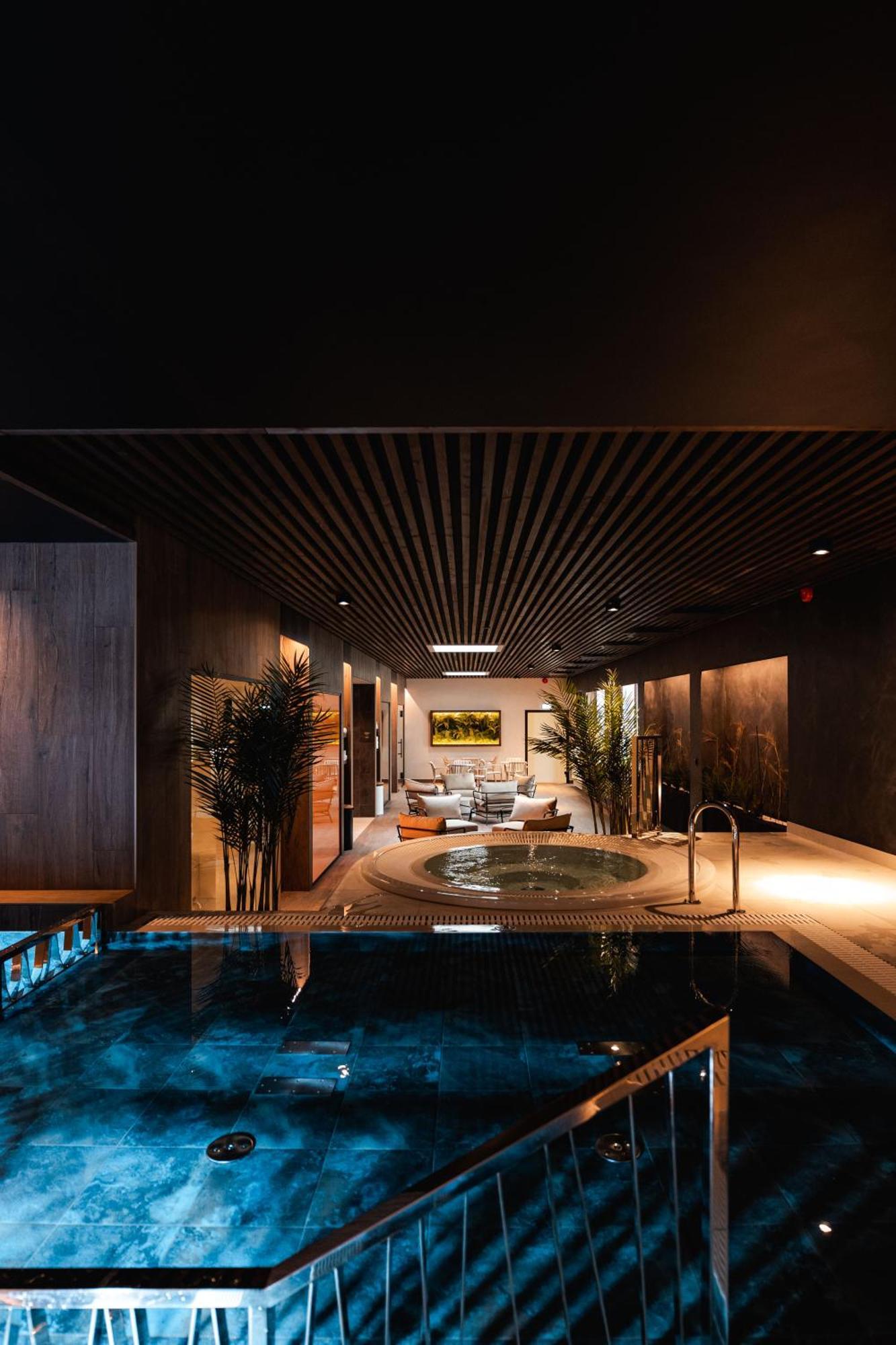 Oe Seaside Suites & Spa Kuressaare Bagian luar foto